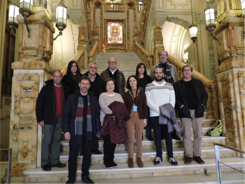 El grupo de visitantes y la guía al pie de la escalera monumental del Museo Naval (Sede de Madrid) al término de la visita técnica El grupo de visitantes y la guía al pie de la escalera monumental del Museo Naval (Sede de Madrid) al término de la visita técnica